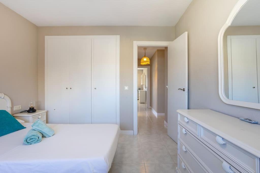 Apto. Brisa Marina Piscina+Parking A 5' Del Arenal Platja de Larenal المظهر الخارجي الصورة